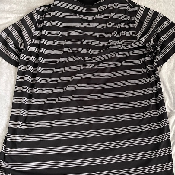 3 for $20 Nike black and white golf shirt - Picture 5 of 5